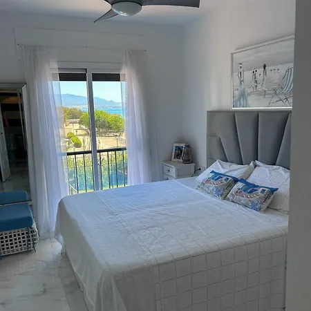 Luxurious 3 Bedroom Beachfront * Manilva