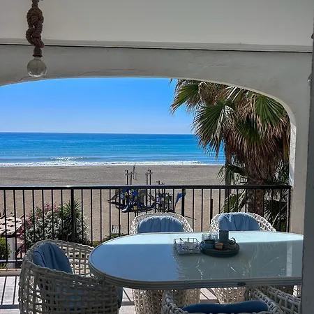 Luxurious 3 Bedroom Beachfront * Manilva