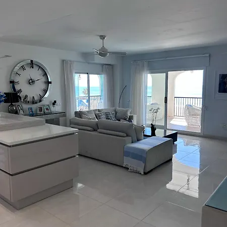 Apartment Luxurious 3 Bedroom Beachfront
