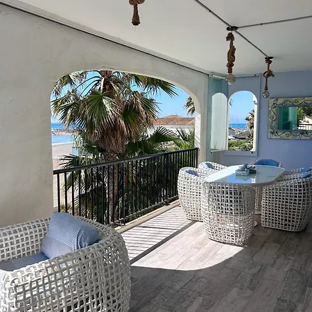 Apartment Luxurious 3 Bedroom Beachfront